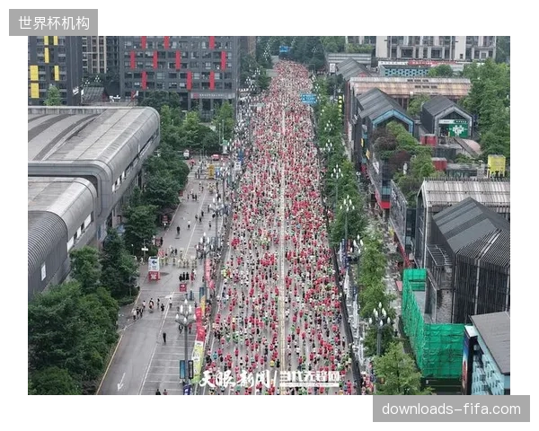 报告指出，一场三万人的城市马拉松，对地方交通、住宿、餐饮的直接经济拉动超过了1.5亿元